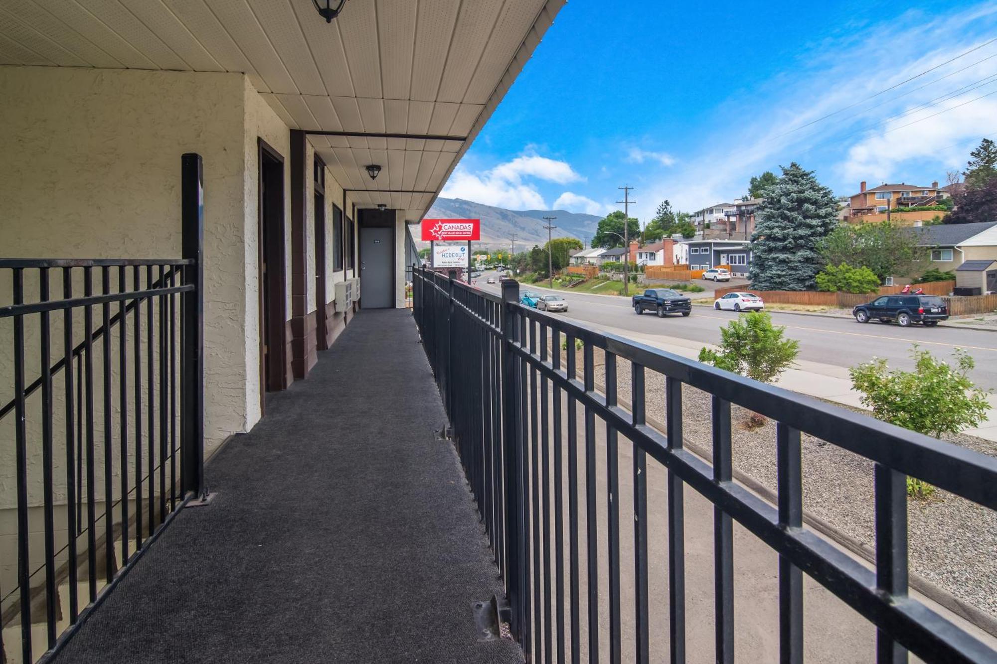 Canadas Best Value Inn & Suites Kamloops Esterno foto